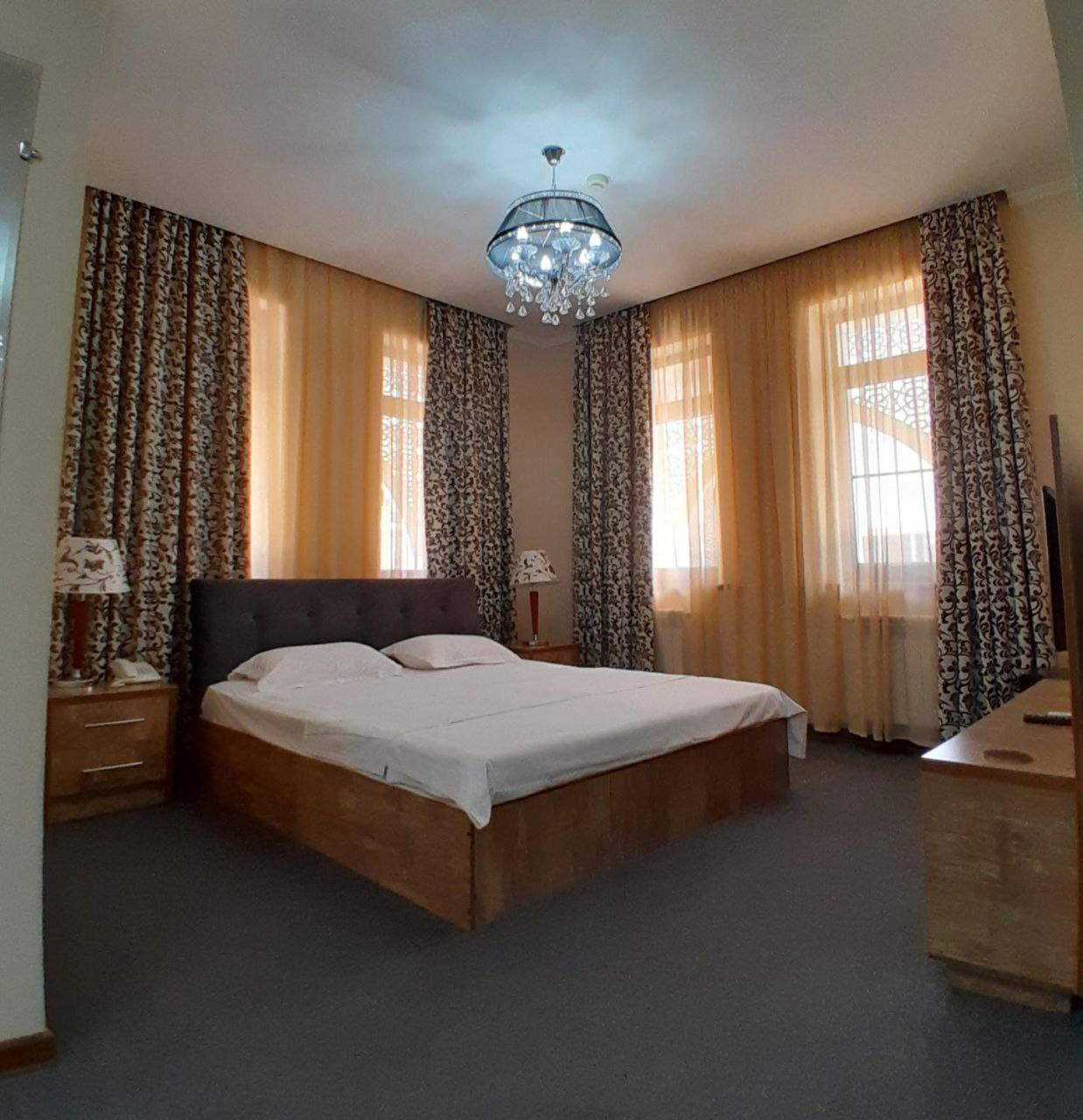 Hotel Bek Samarkand Bagian luar foto