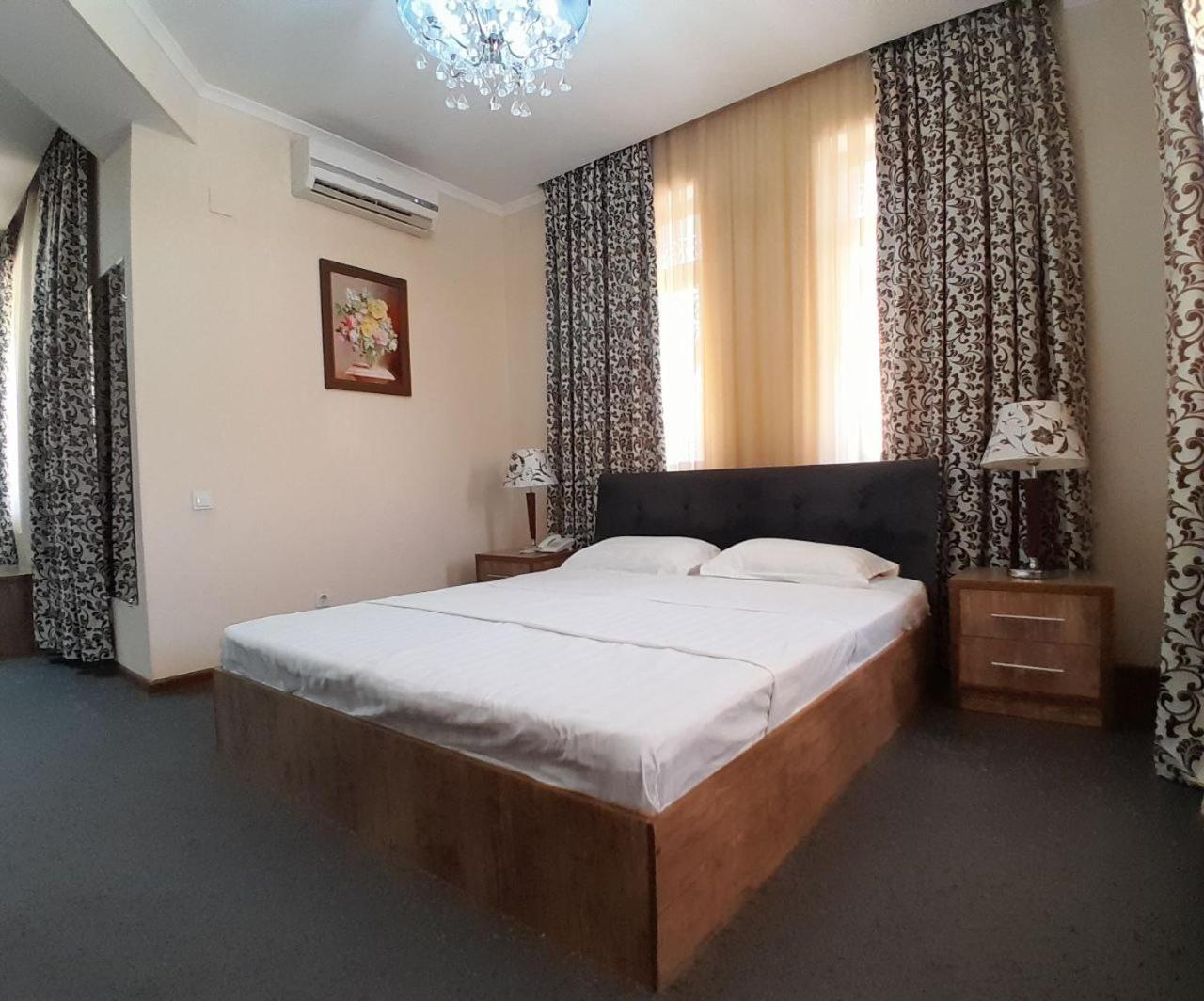 Hotel Bek Samarkand Bagian luar foto