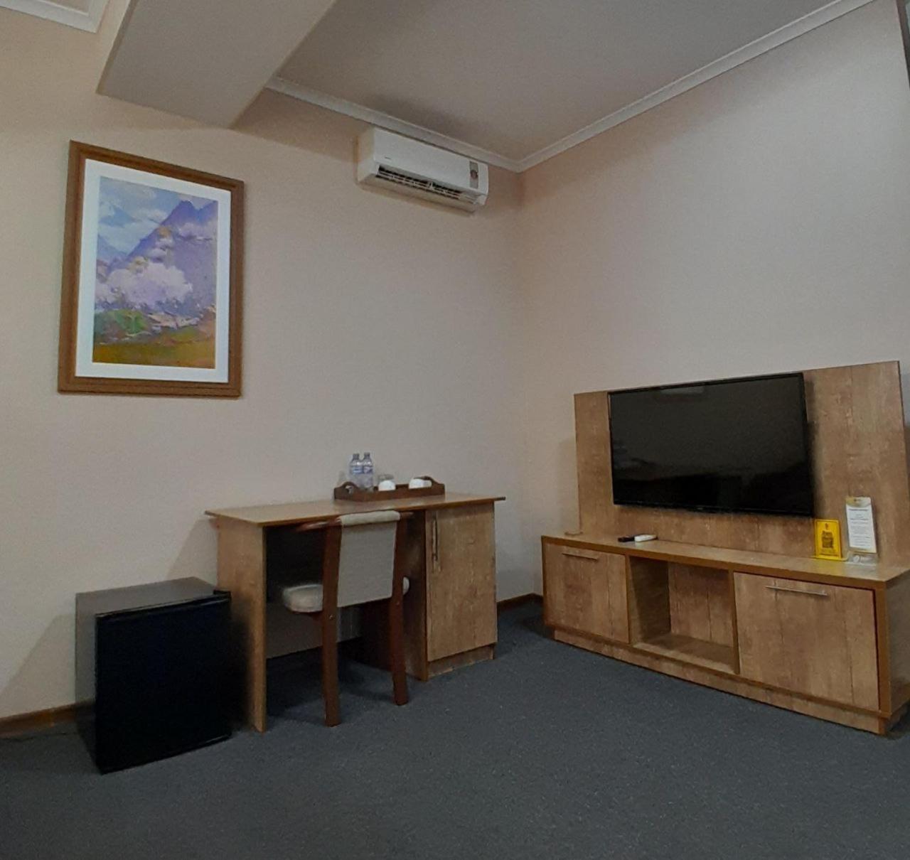 Hotel Bek Samarkand Bagian luar foto
