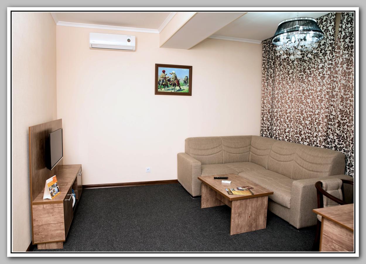 Hotel Bek Samarkand Bagian luar foto